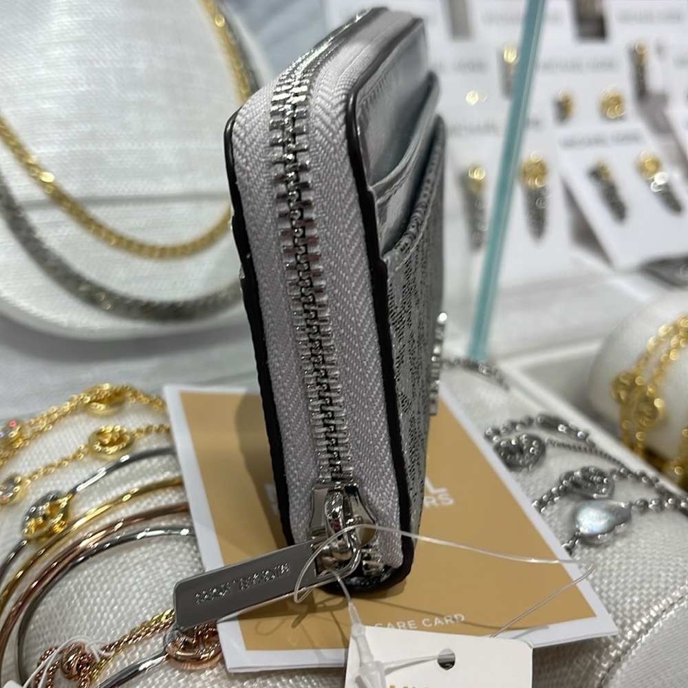 Michael Kors Women Medium Logo Zip Around Card Case Coin Pouch Wallet Silver
NWT - Picture 14 of 16